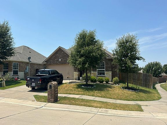 2nd image of 405 Lipizzan Ln