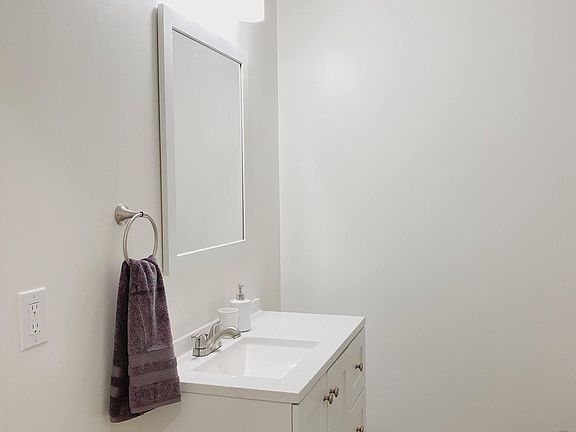4th image of 1462 N White Ave #1462