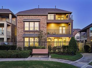 810 Saltgrass Shores Dr, Houston, TX 77094