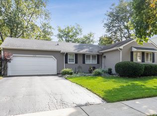 1928 Stanford Dr, Naperville, IL 60565