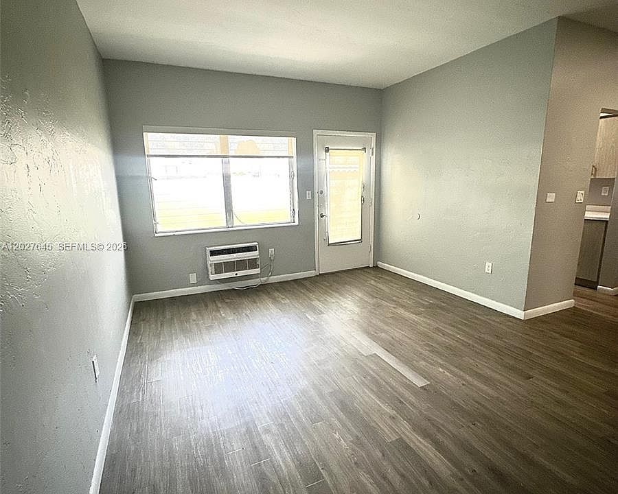 1st image of 710 Meridian Ave APT 9