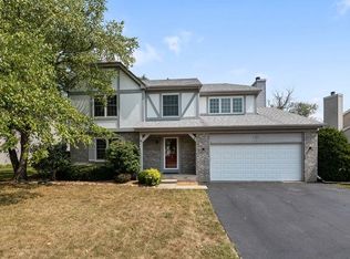 937 Manchester Rd, Lake Zurich, IL 60047