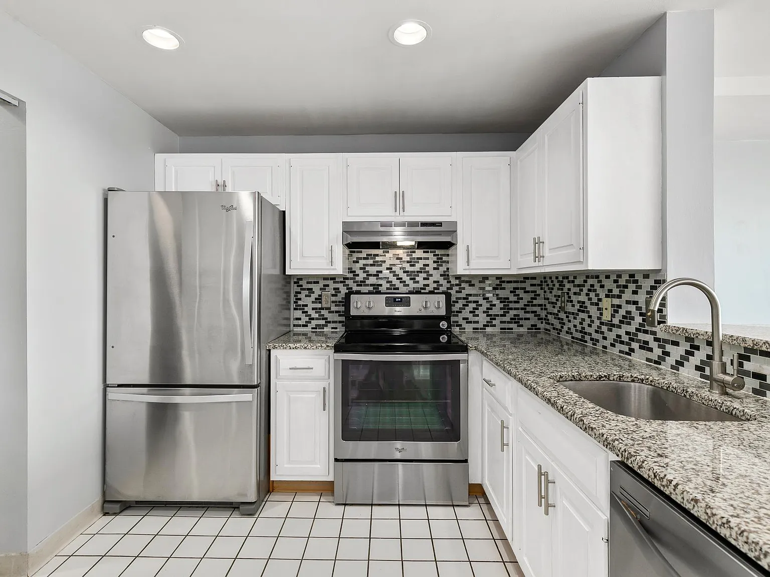 Studio, 462 sqft, $2,400 — Photo 4