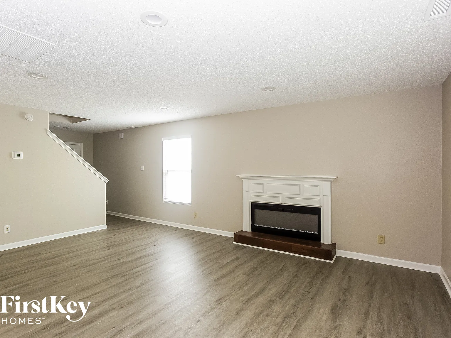 3 bed, 2.5 bath, 1520 sqft, $1,945 — Photo 4