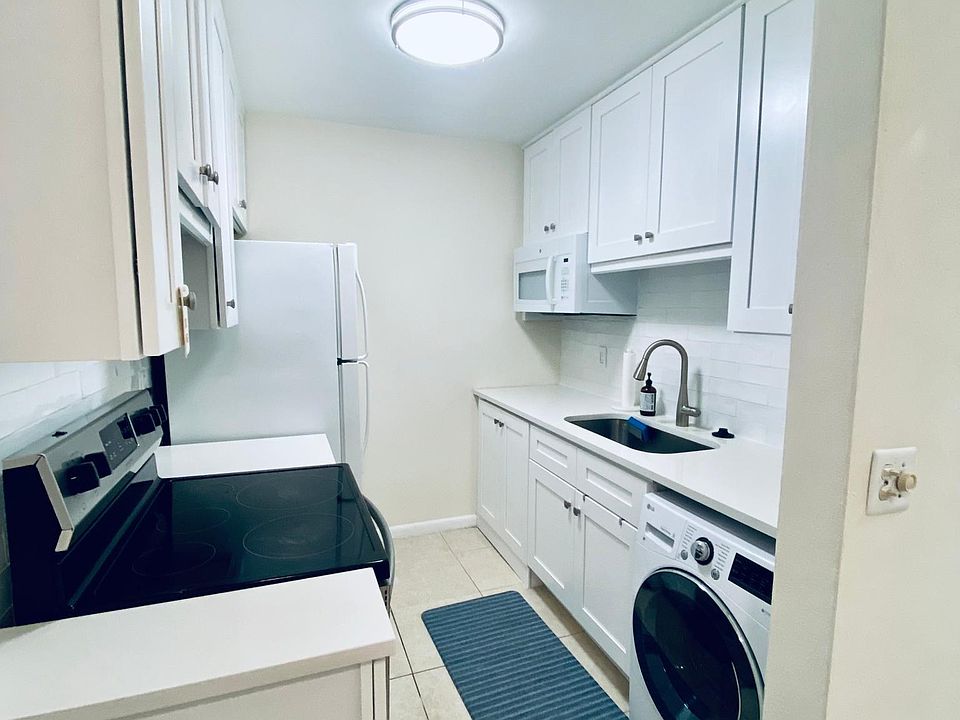 1st image of 3915 S Flagler Dr #1