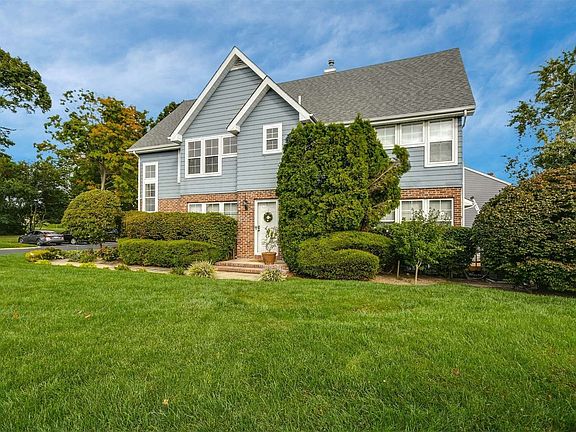 3rd image of 45-47 Broadlawn Dr #45-47