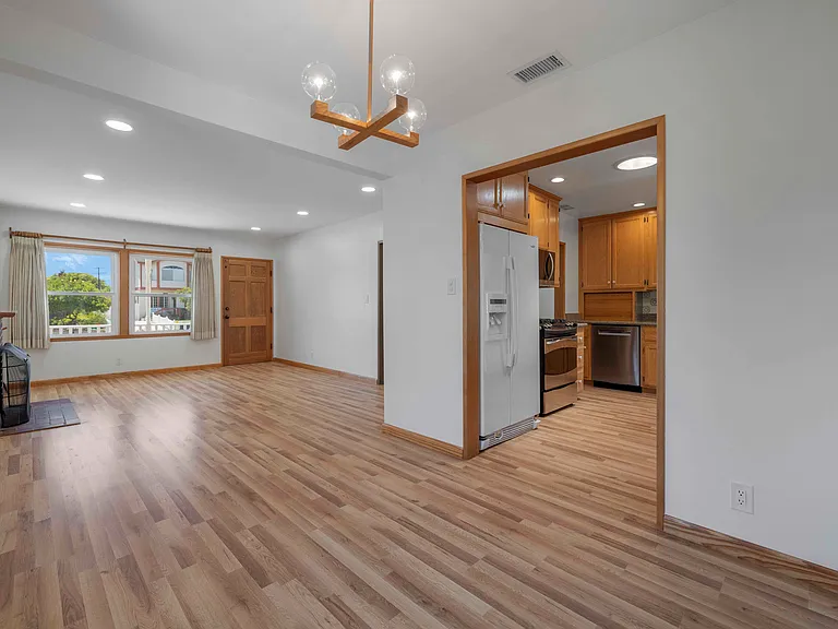 22826 Marjorie Ave — Photo 6