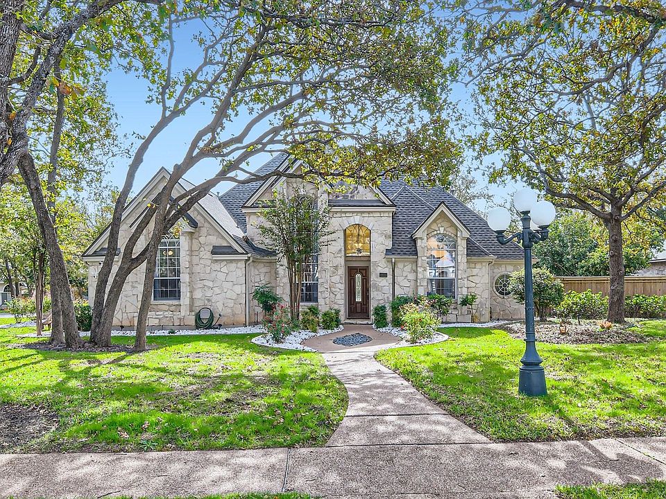 1st image of 1929 Savannah Dr