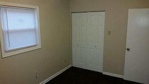4th image of 1367 Forest Ave