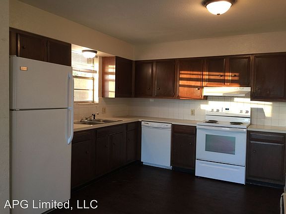 2nd image of 401 Washington Ave APT 2