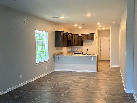 3rd image of 14915 Pebble Hills Blvd