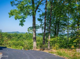 2 Bear Mountain Ln, Sevierville, TN 37876