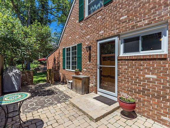 2nd image of 5807 Vandegrift Ave