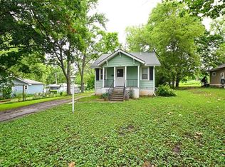 1134 E Gudgell Ave, Independence, MO 64055