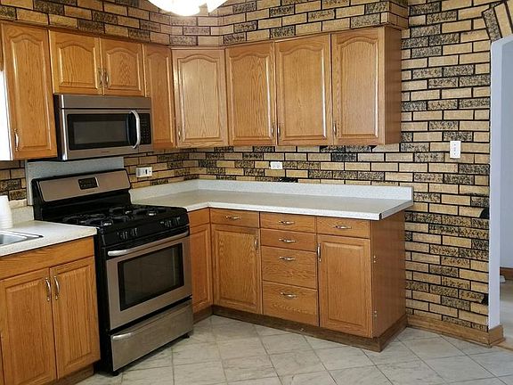 4th image of 8821 Wrightwood Ave
