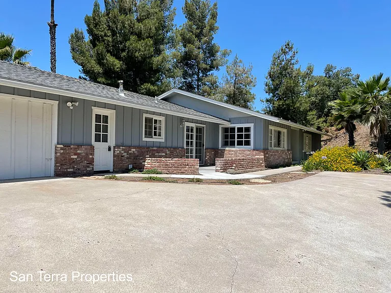 11768 Shadowglen Rd — Photo 22