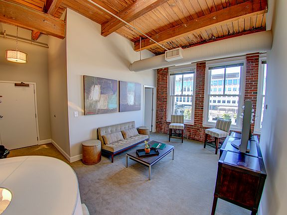 5th image of 412 W 8th St APT 303