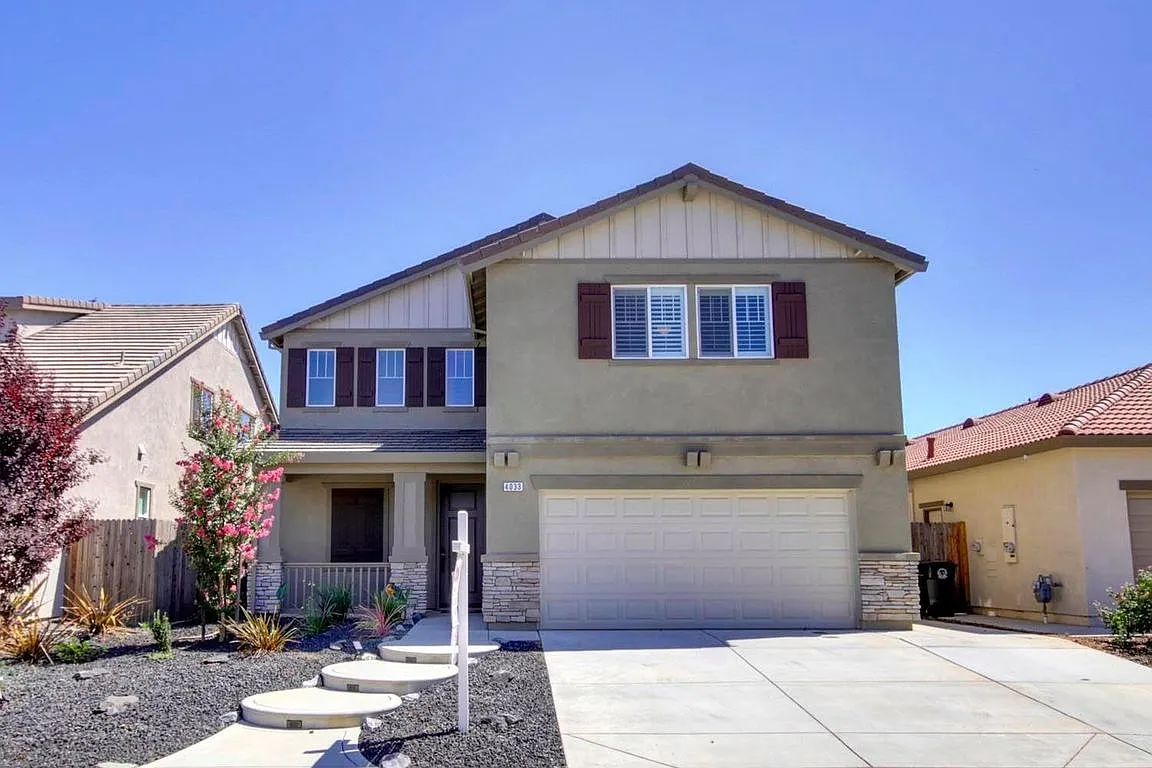 4033 Branigan Lake Way photo 1