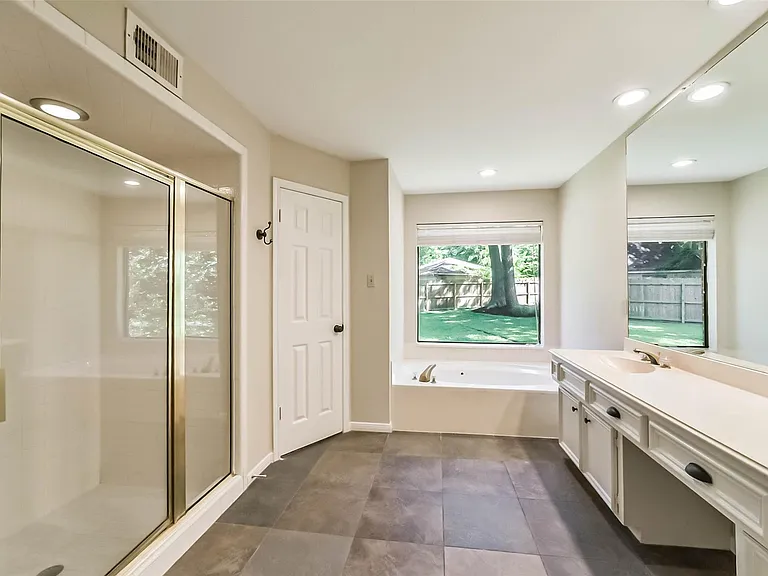 3910 Misty Gardens Ct — Photo 34