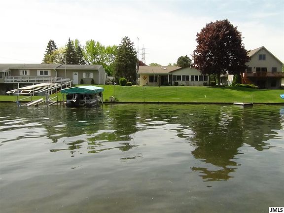 2nd image of 156 Archwood Cir