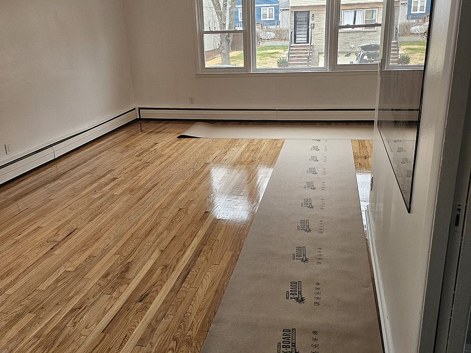 1st image of 10 Gifford Ct Floor 1