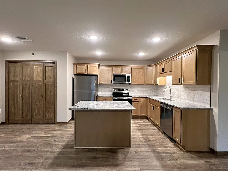 Gateway Place Apartments — Photo 81