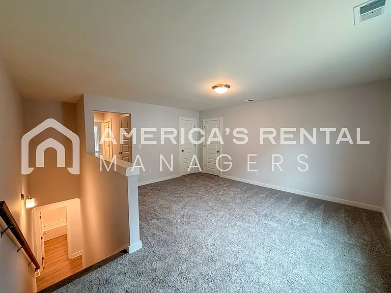 101 Townmoor Ln — Photo 36
