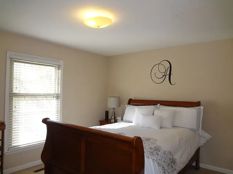 1515 E Franklin St #24 — Photo 12