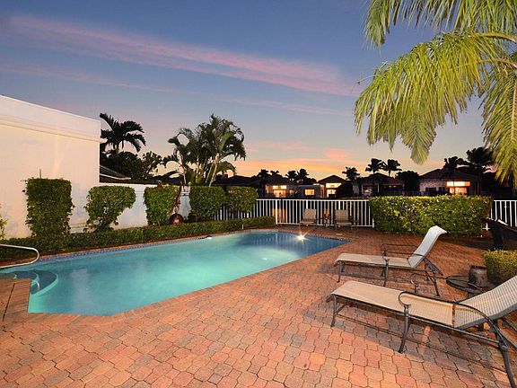 Home For Sale In Boca Grove