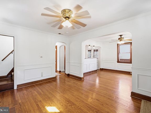 5th image of 15 Jefferson St NE
