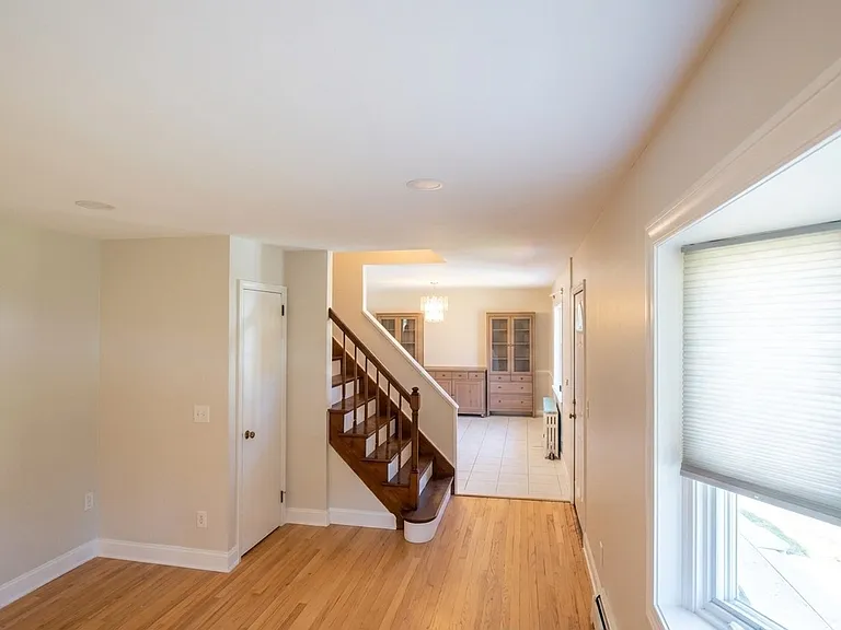 31 Dupont Ter — Photo 4