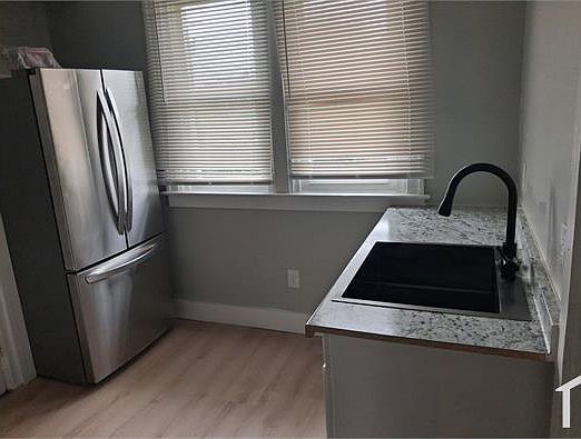 5th image of 4081 W Euclid St
