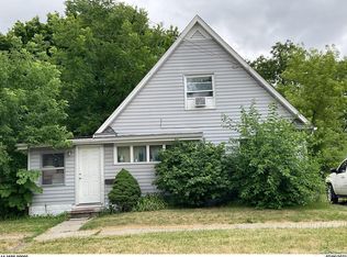 2015 N Charles St, Saginaw, MI 48602