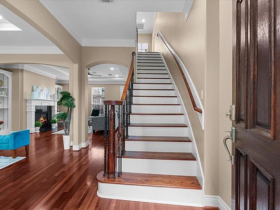 5th image of 5624 Dolores St