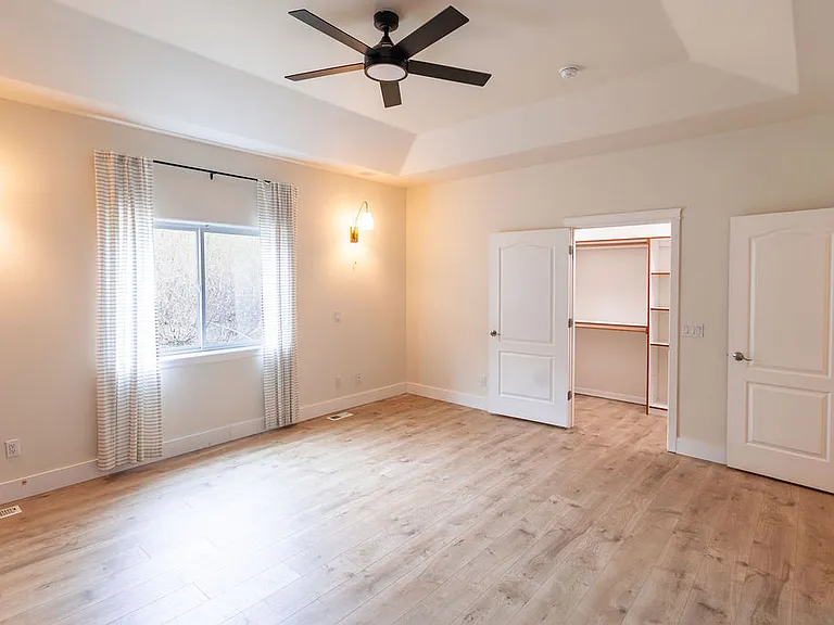 13431 Canyon Rd — Photo 30