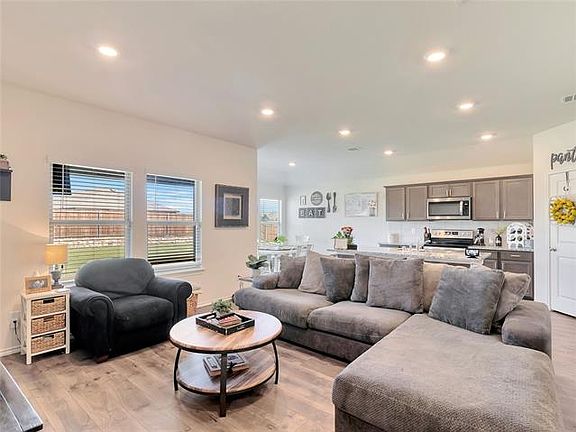 5th image of 529 Silo Cir