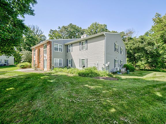 2nd image of 19-7 Augusta Ct
