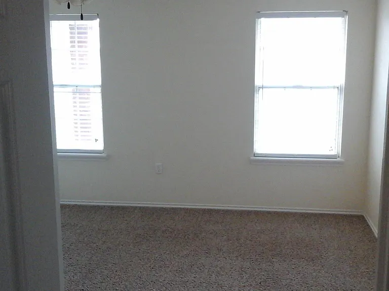 116 Limestone — Photo 12