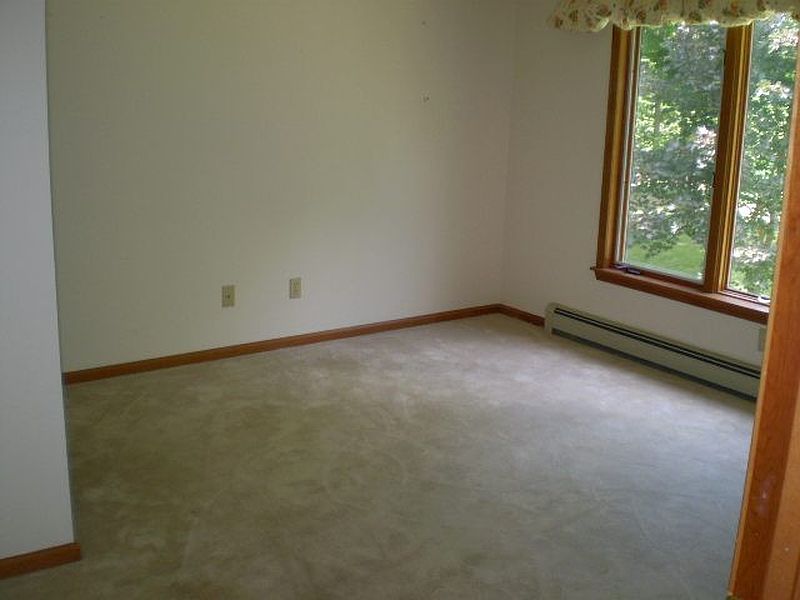 4th image of 41 Stonybrook Rd