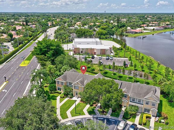 4th image of 251 Mallory Ct #251