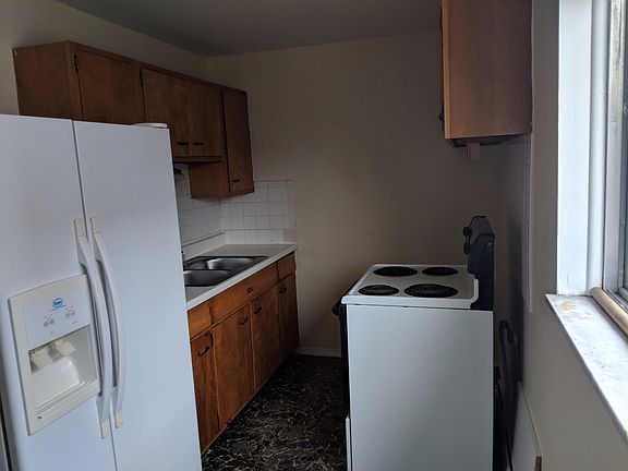 5th image of 4110 Storer Ave APT 3