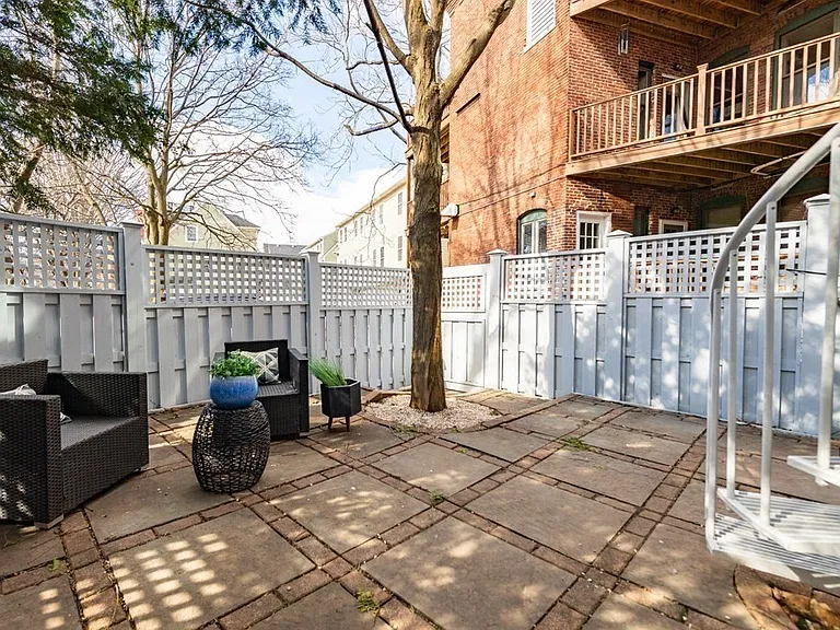 72 Fairmont St #2 — Photo 14