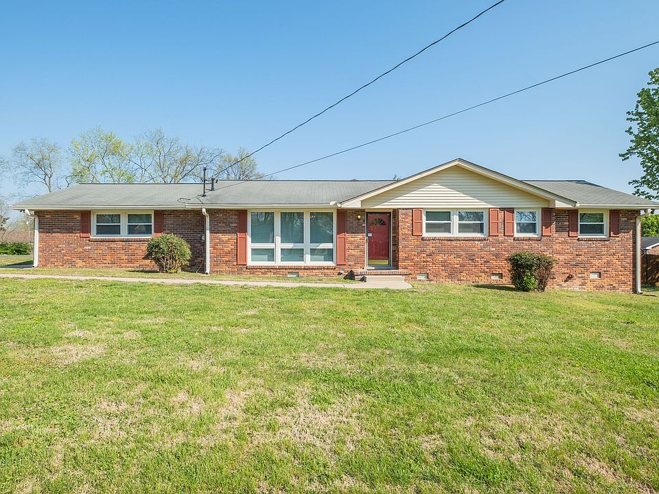1st image of 141 Hickory Heights Dr