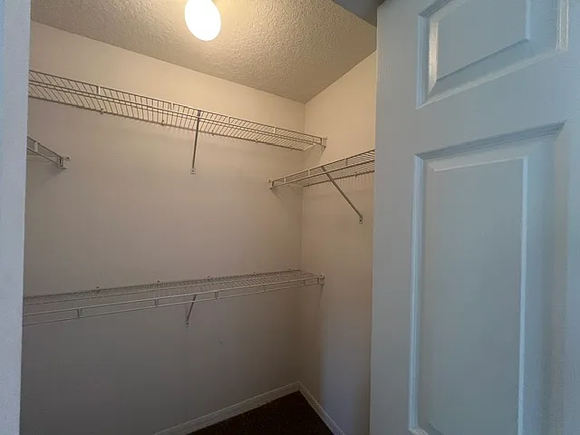9785 Bennington Chase Dr — Photo 4