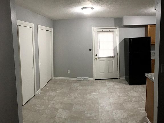 3rd image of 1292 Centre Pkwy