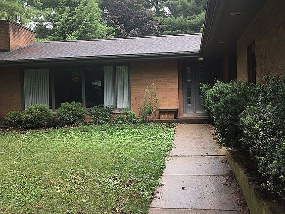 Way to the front door