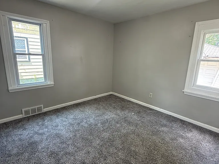 18520 Tireman St — Photo 11
