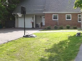 16 Palmer Ave, Ballston lake, NY 12019