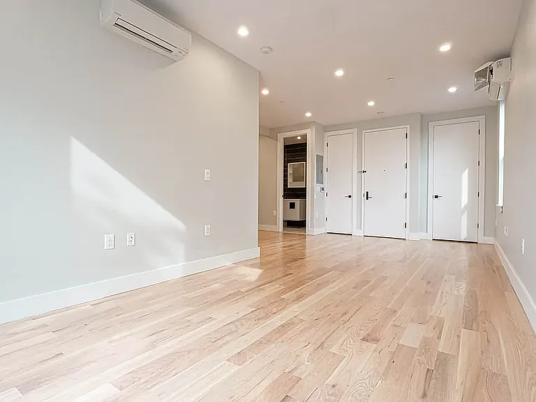 104 E 51st St #4A — Photo 7