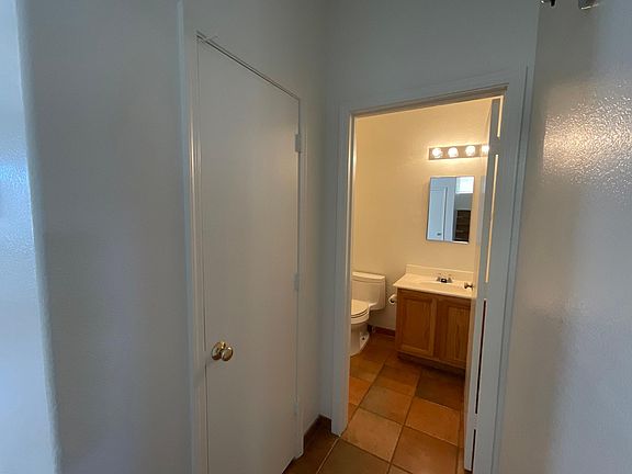 3rd image of 1155 E Cowboy Cove Trl